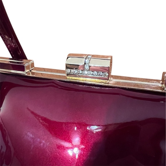 MKF Burgundy Shoulder Bag w/ Removable Strap - NWT - Picture 4 of 6